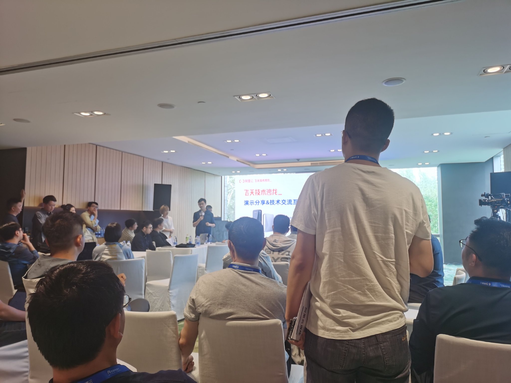 美团借钱客服人工服务电话