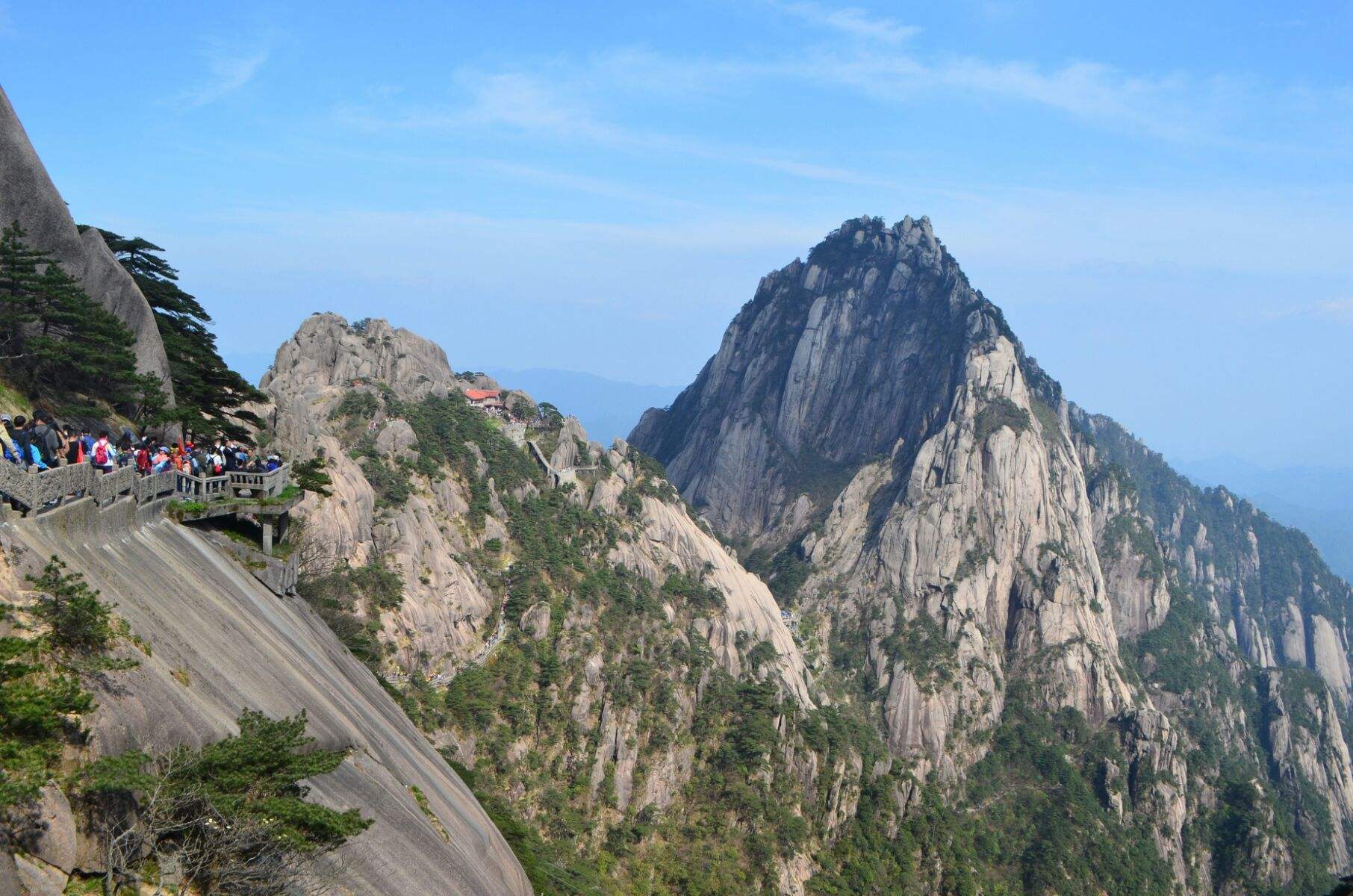 黄山三大主峰之一天都峰“轮休”5年半后开放 黄山三大主峰之一天都峰“轮休”5年半后开放